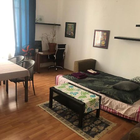 Kriszti Lägenhet Budapest Exteriör bild